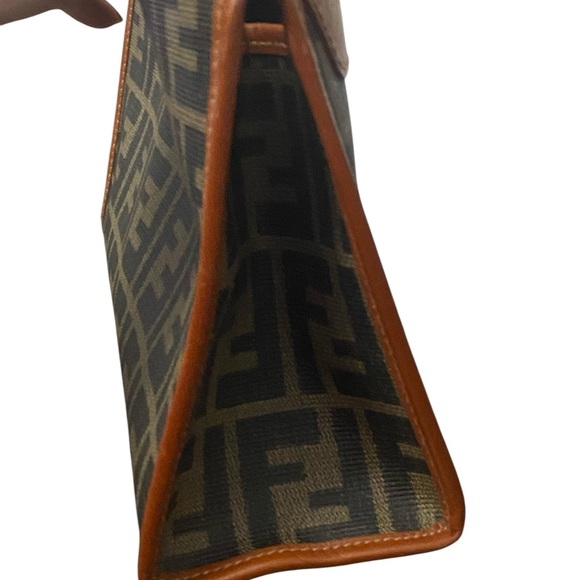 Fendi Clutch - Picture 4 of 9